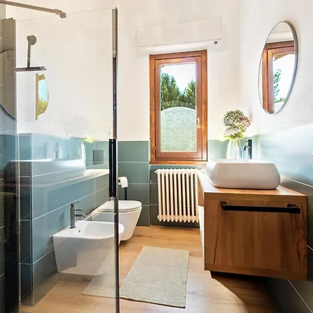 Lakefront With Terrace Near Apartment