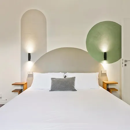 Lakefront With Terrace Near Apartment