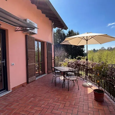 Apartmán Lakefront With Terrace Near