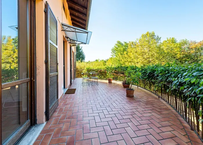 Apartmán Lakefront With Terrace Near